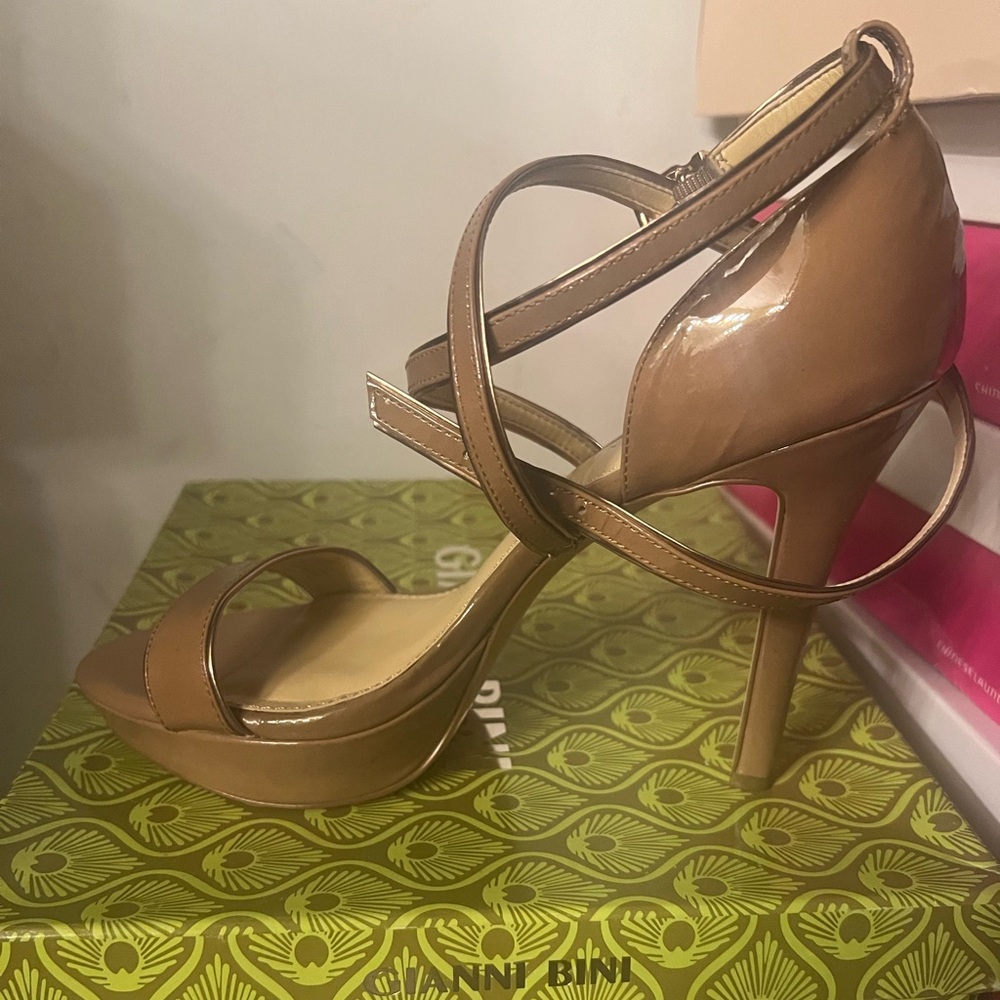 Tan leather heel